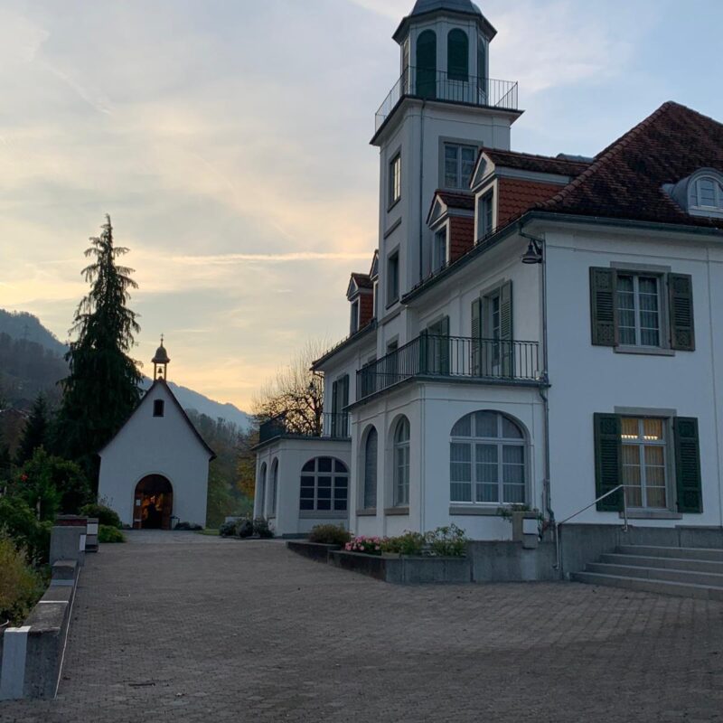 4252FE7A-ADCE-4A16-80E7-F6AD76BA7099