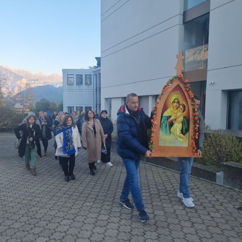 F1F4EB36-6448-4574-8F8A-A66DB28FC7D7