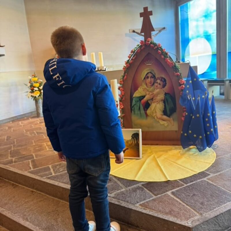 F28CCE12-831D-4976-A5DF-AA4A3C5B1963